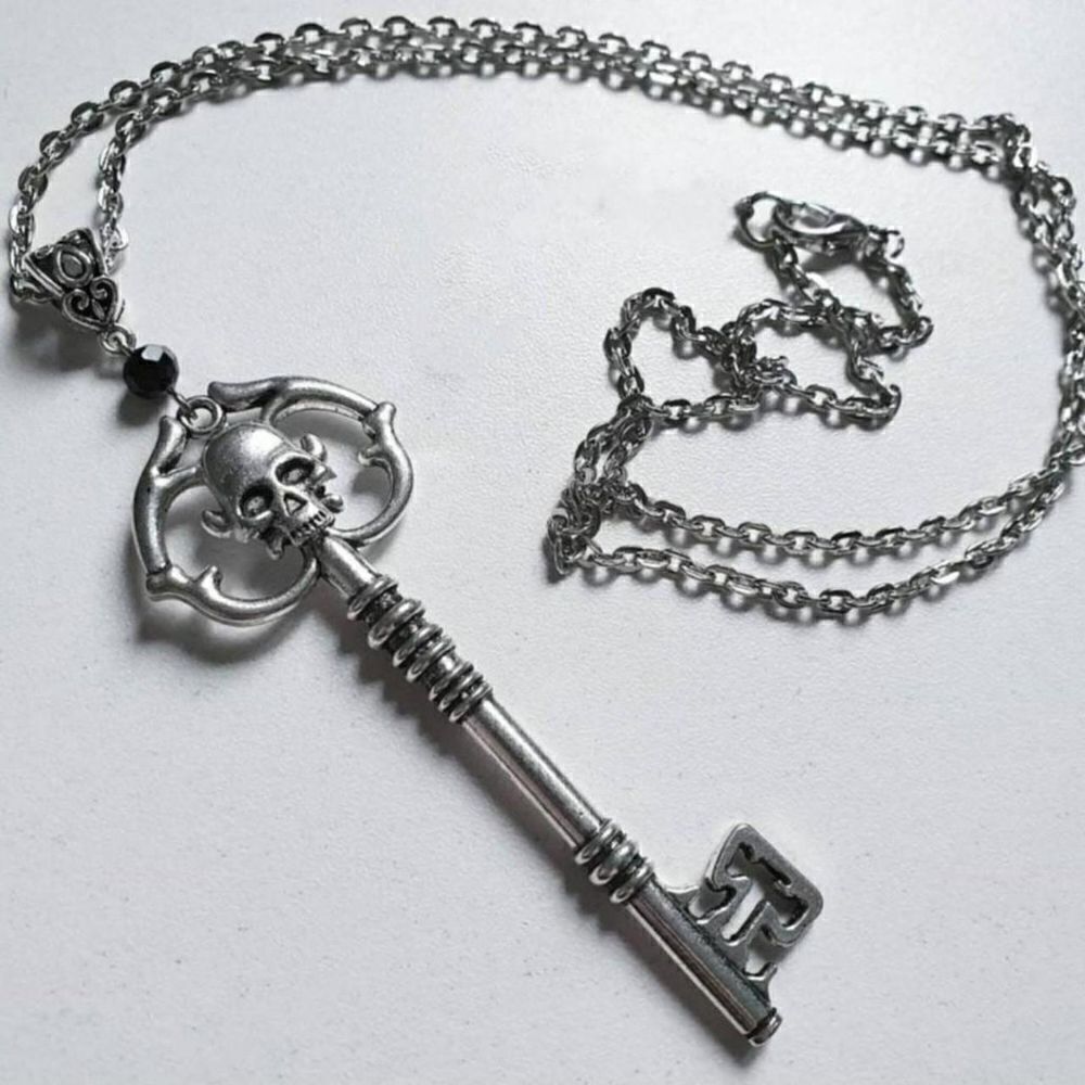 Brand New Silver Skull Key Necklace